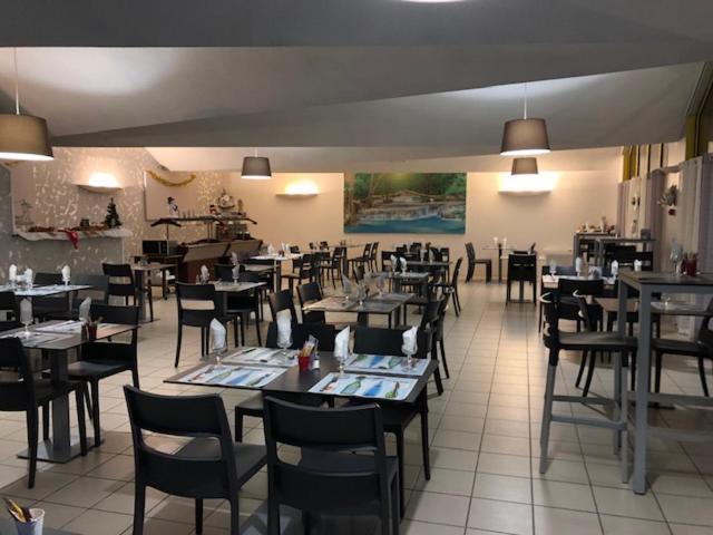 Logis Hotel Le Clos Saint Loup Bram Eksteriør bilde